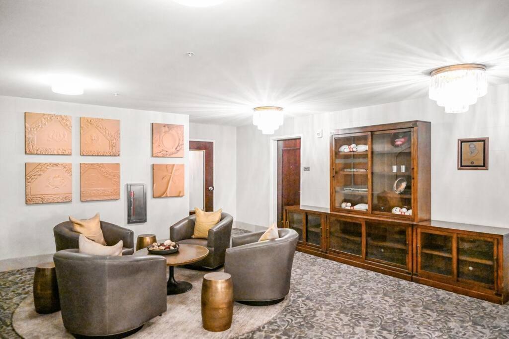 Heart Of Dt With Corner View And With Free Pool & Steam 307 Cleveland Exterior foto