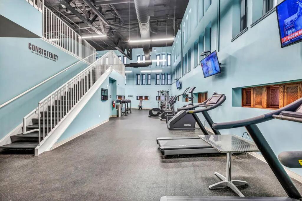 Heart Of Dt With Corner View And With Free Pool & Steam 307 Cleveland Exterior foto