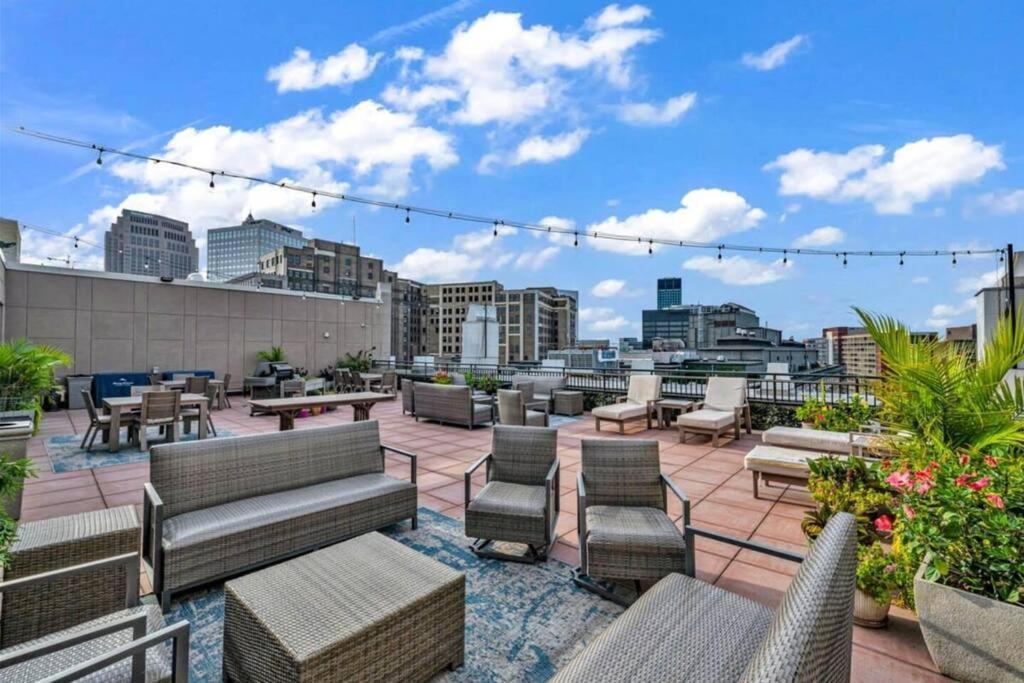 Heart Of Dt With Corner View And With Free Pool & Steam 307 Cleveland Exterior foto