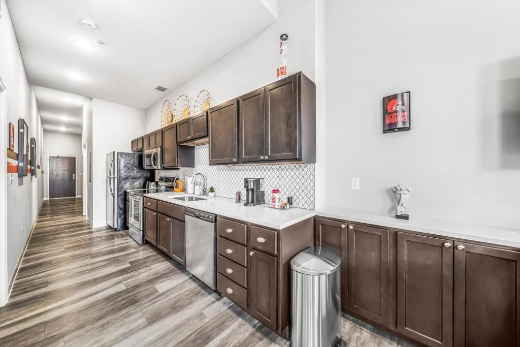 Heart Of Dt With Corner View And With Free Pool & Steam 307 Cleveland Exterior foto