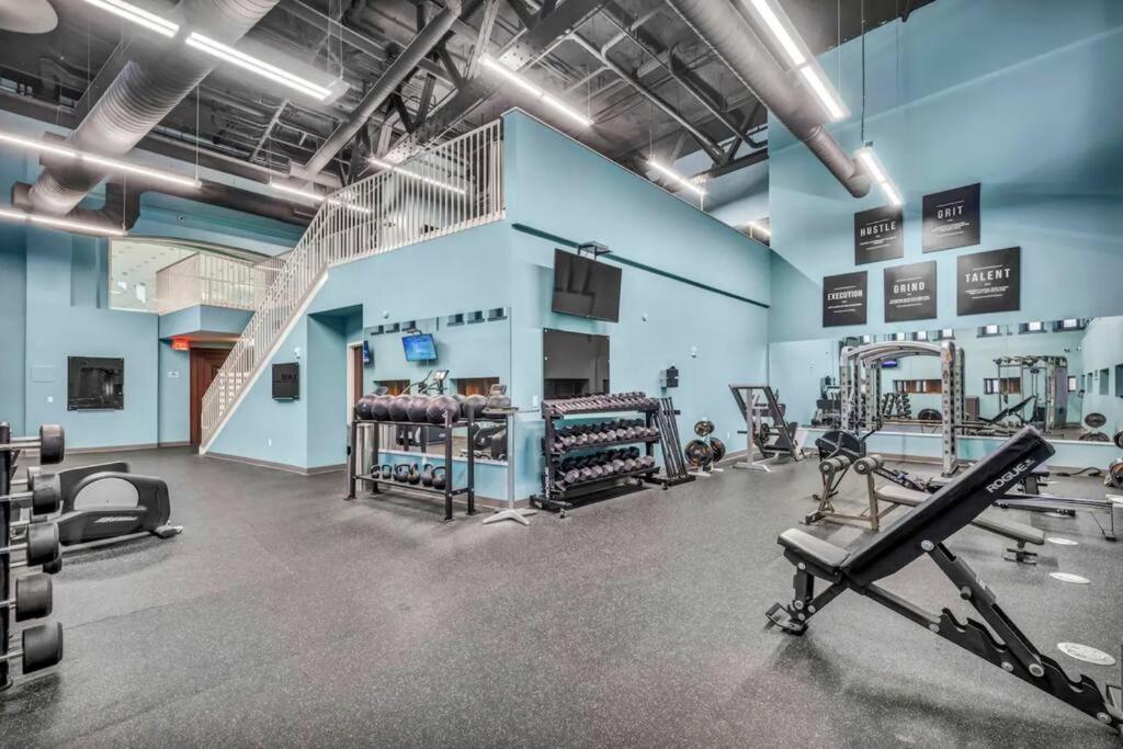 Heart Of Dt With Corner View And With Free Pool & Steam 307 Cleveland Exterior foto