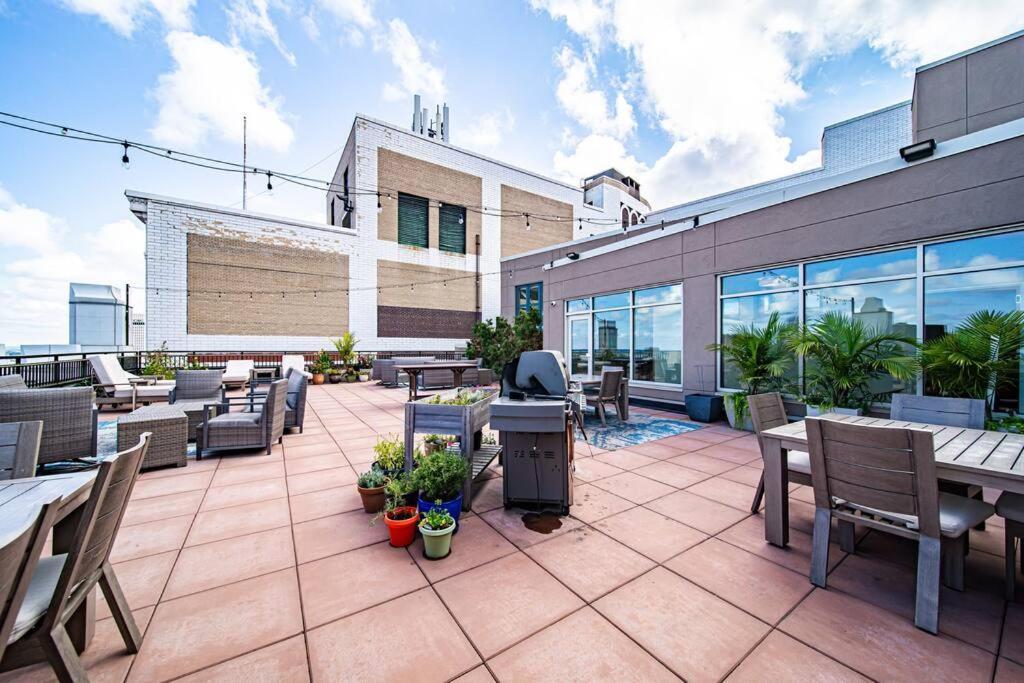 Heart Of Dt With Corner View And With Free Pool & Steam 307 Cleveland Exterior foto
